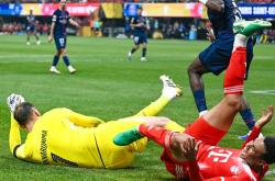 开云平台-佛罗伦萨队客场不敌强敌，遭遇两连败的简单介绍