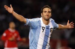 开云官网-掘金险胜魔术，欧文在西决生死战接管比赛，双线战场的孤胆英雄