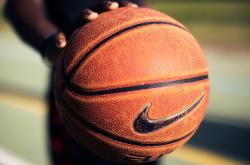 开云体育登录-欧洲乒坛震撼夜，奥地利队横扫卫冕冠军法国，奥恰洛夫一锤定音锁定传奇