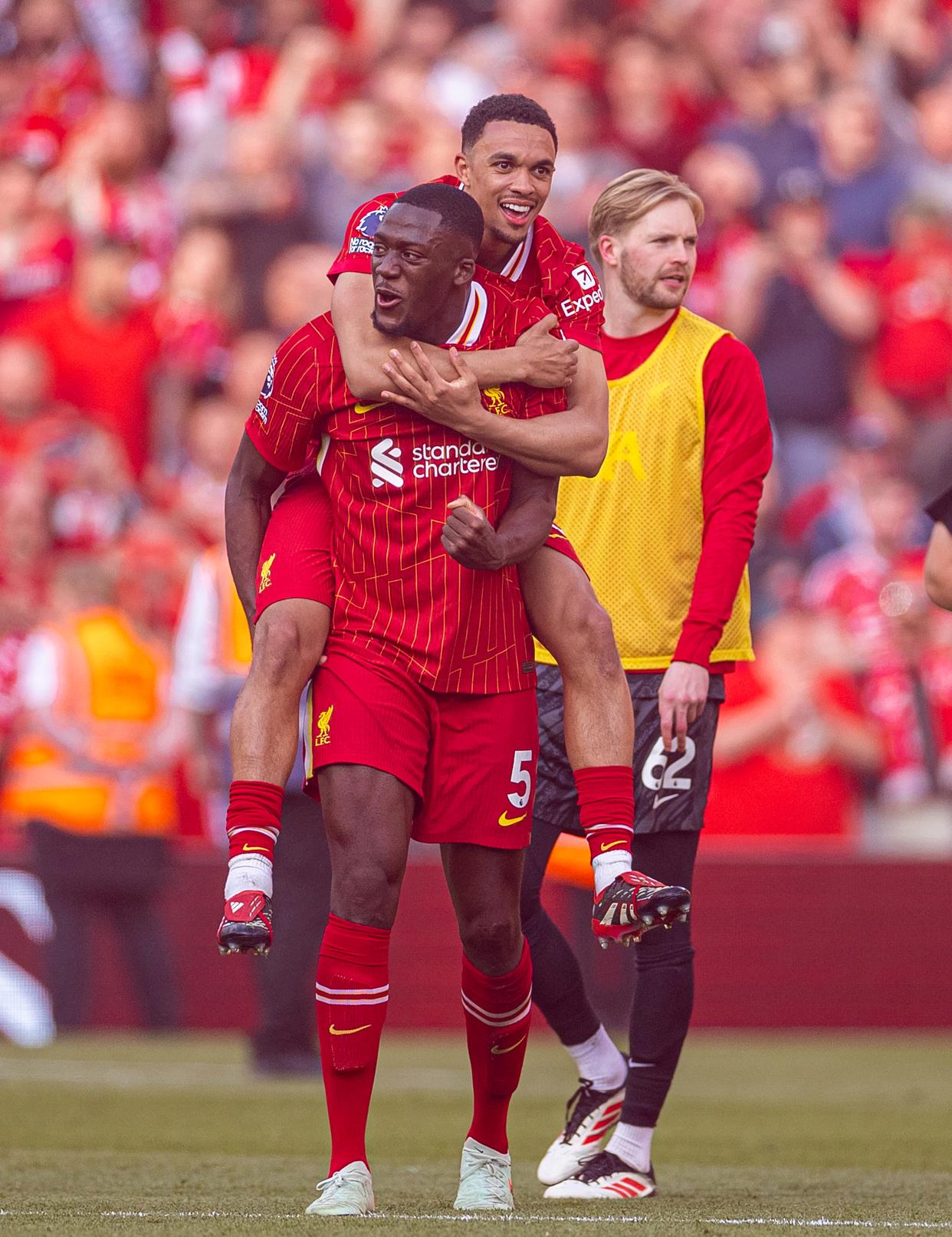 利物浦中场核心受伤，球队积极备战的简单介绍