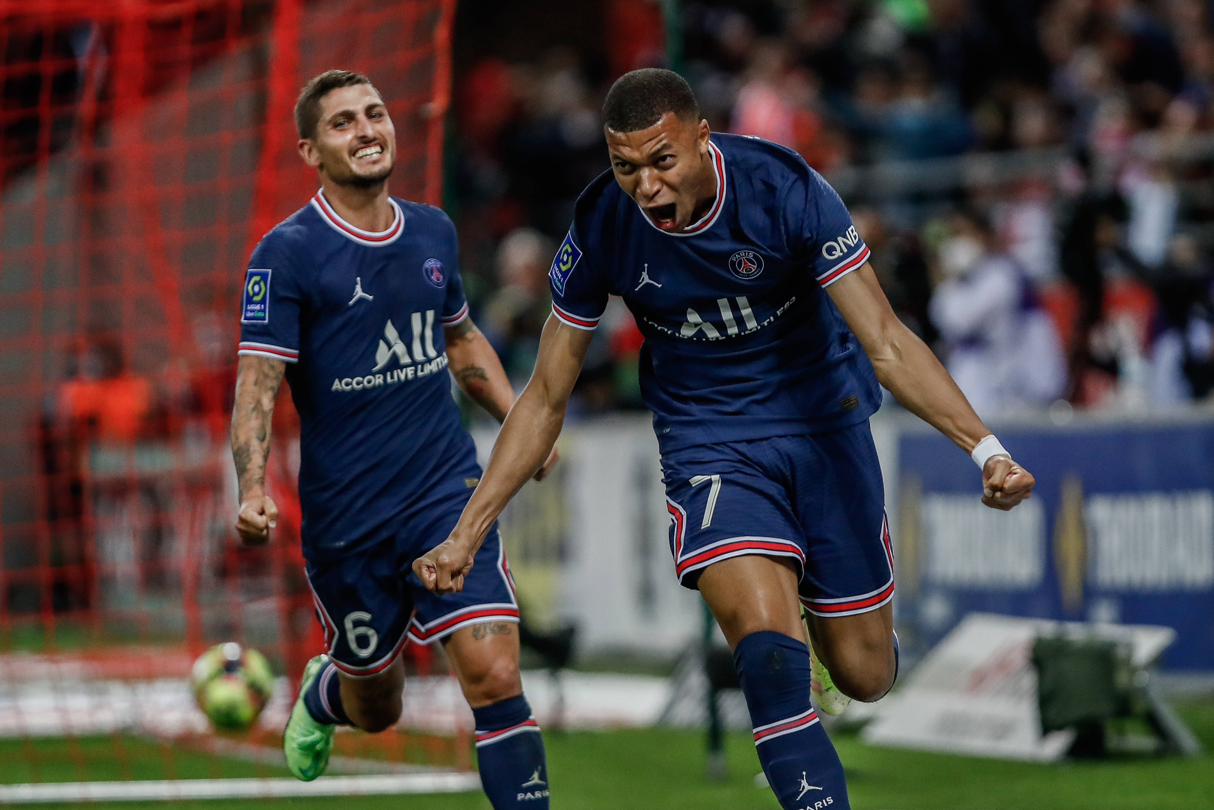 巴黎圣日耳曼客场击败马赛，取得七连胜