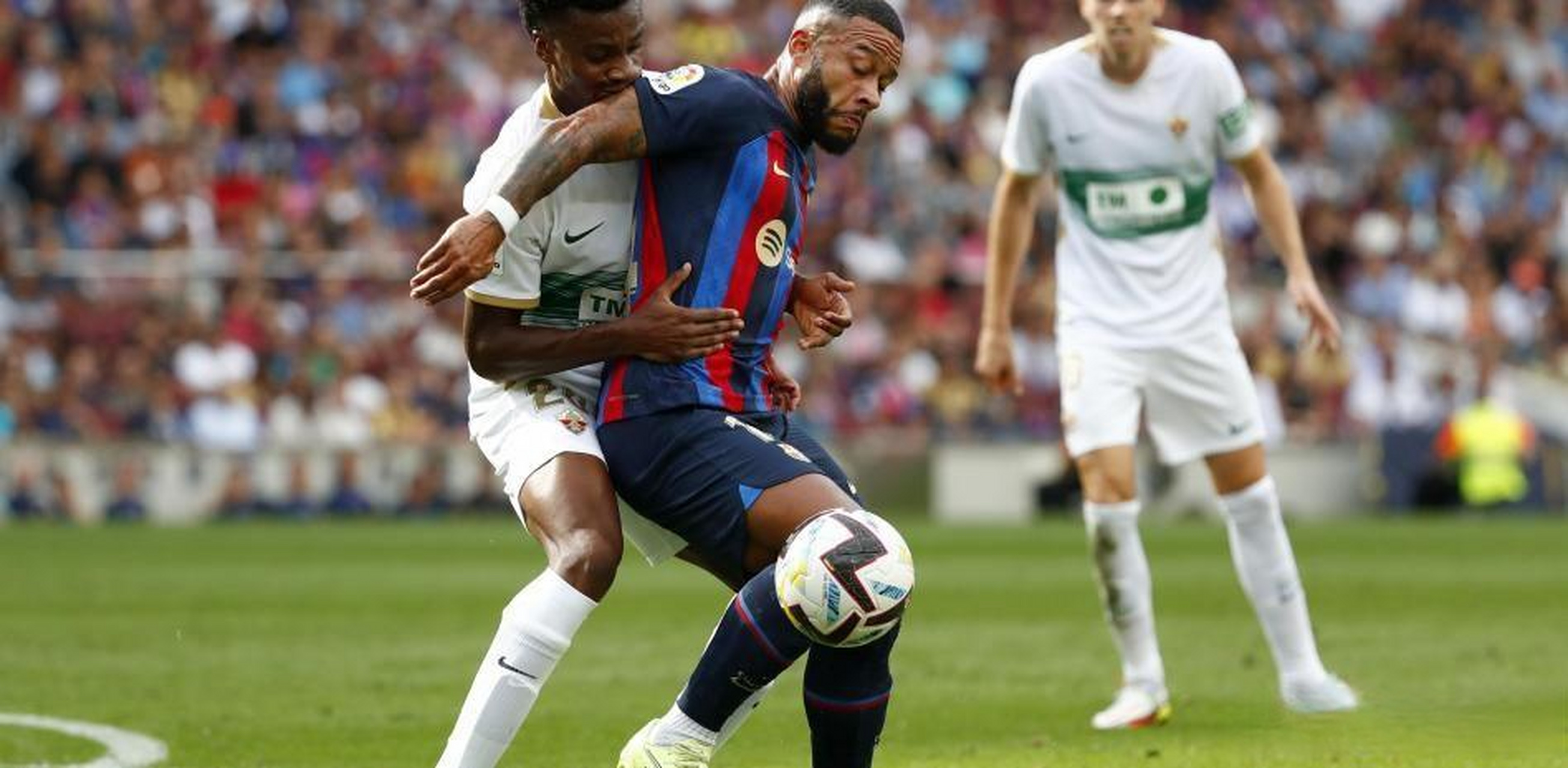 阿尔梅里亚主场大胜，全面压制对手