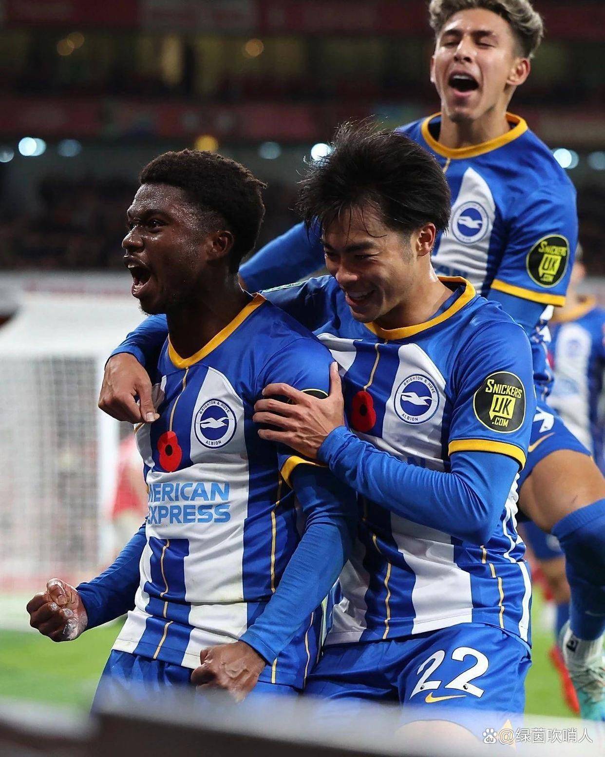 包含部分英超球队考虑引进新外援，以备战下赛季比赛的词条