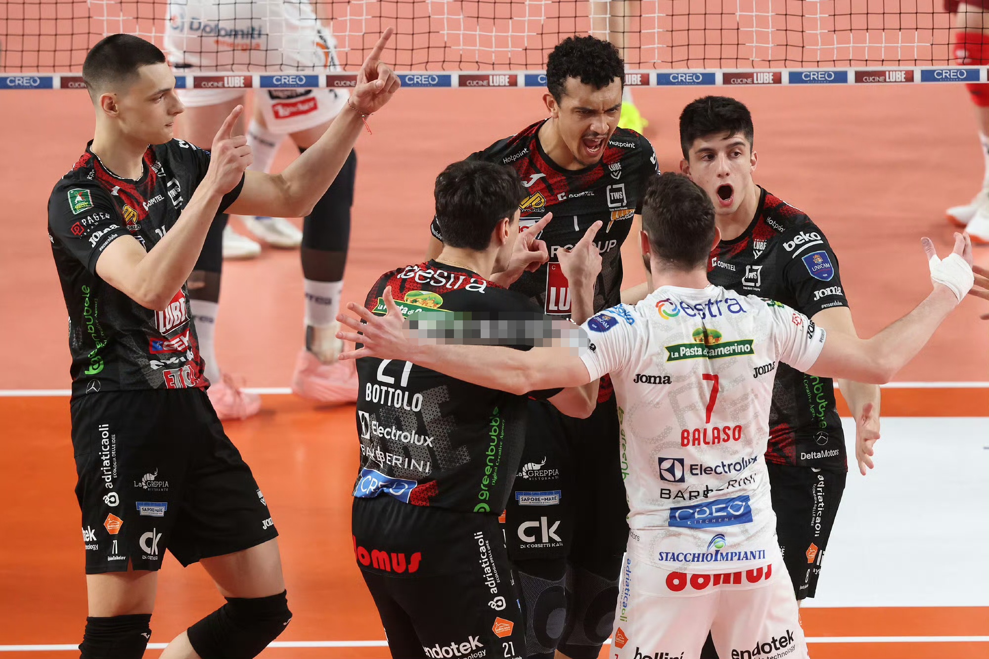 意大利队遭遇不敌，晋级困难重重的简单介绍