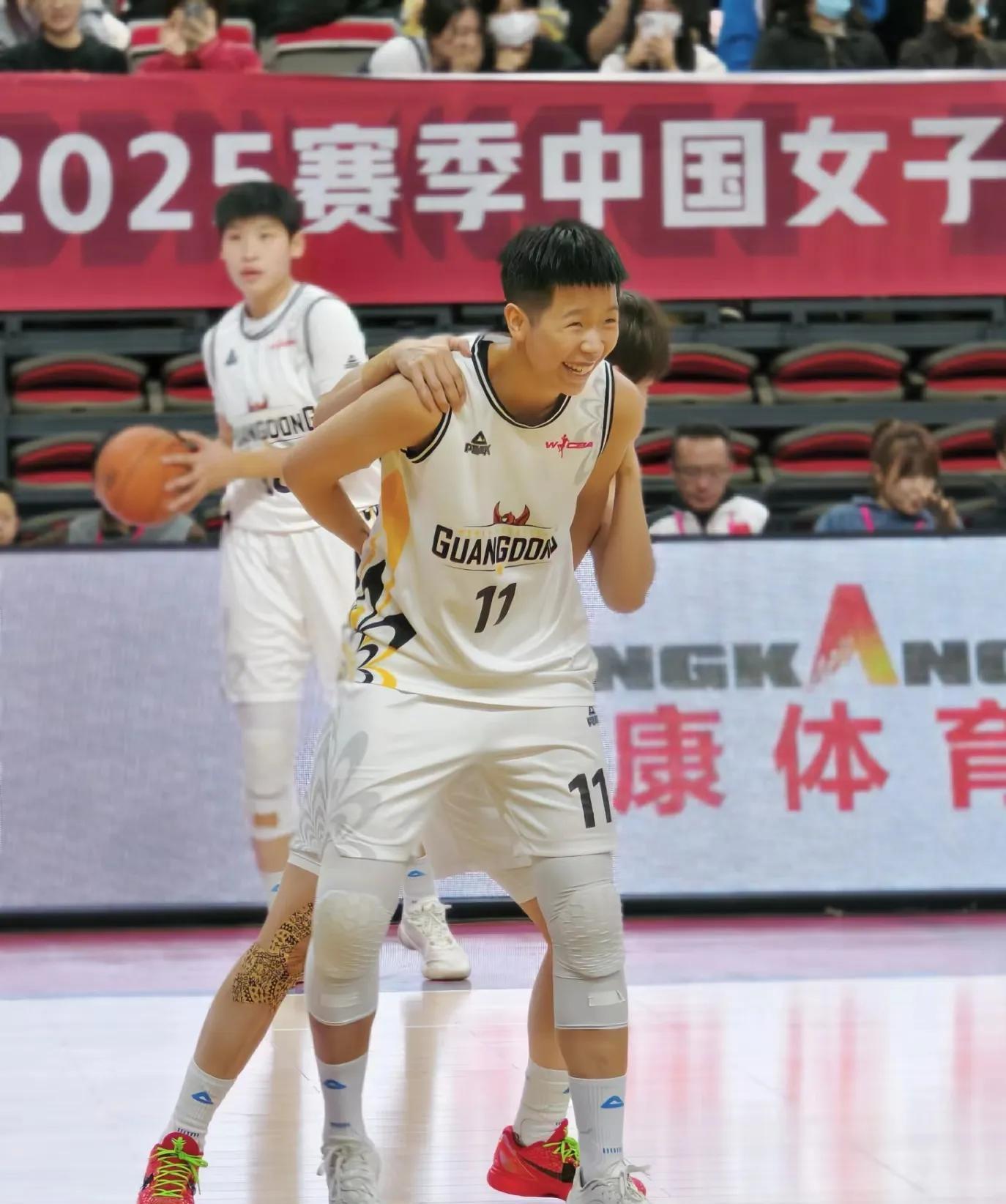 四川男篮实力不俗，斩获连胜