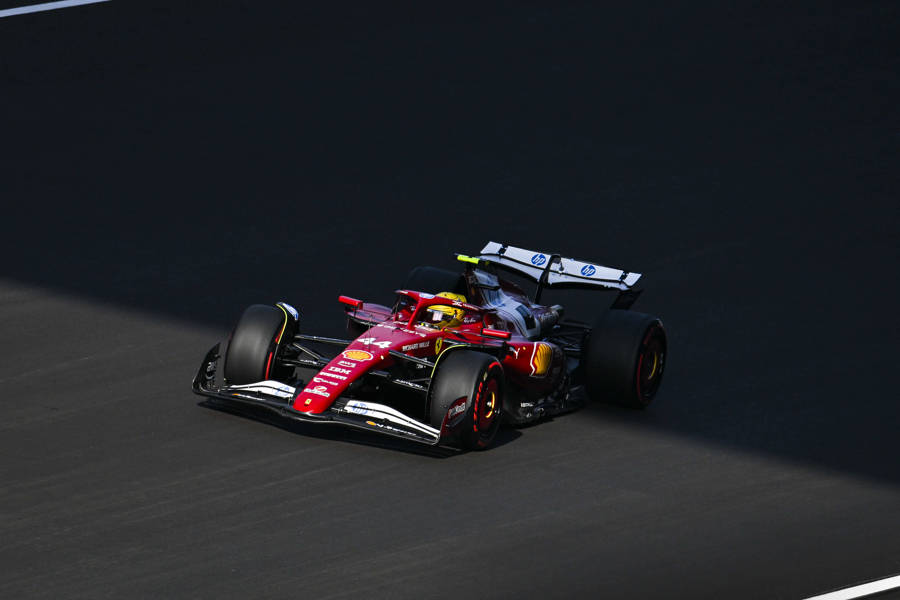 关于法拉利完胜雷诺车队，汉密尔顿状态火热的信息