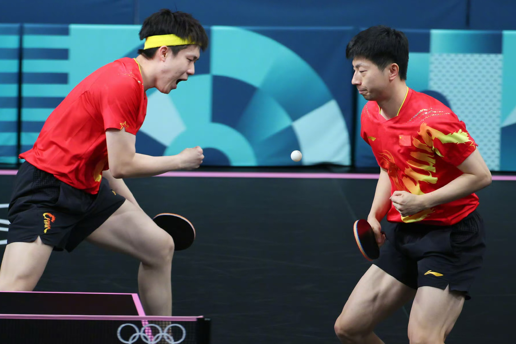 法国队逆转韩国队，马龙带队取胜