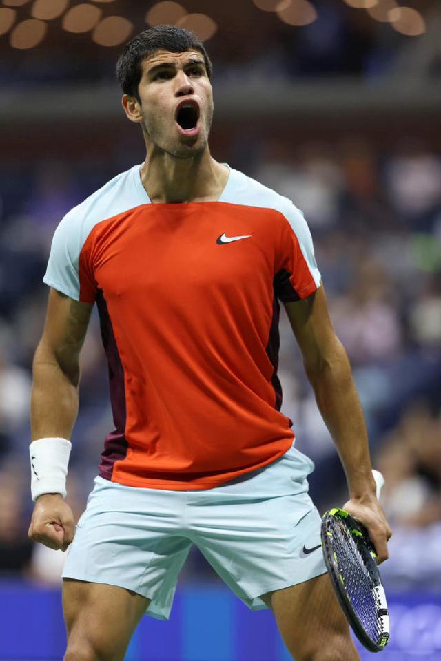 包含年终总决赛鏖战联合杯，阿尔卡拉斯惊艳四座的词条