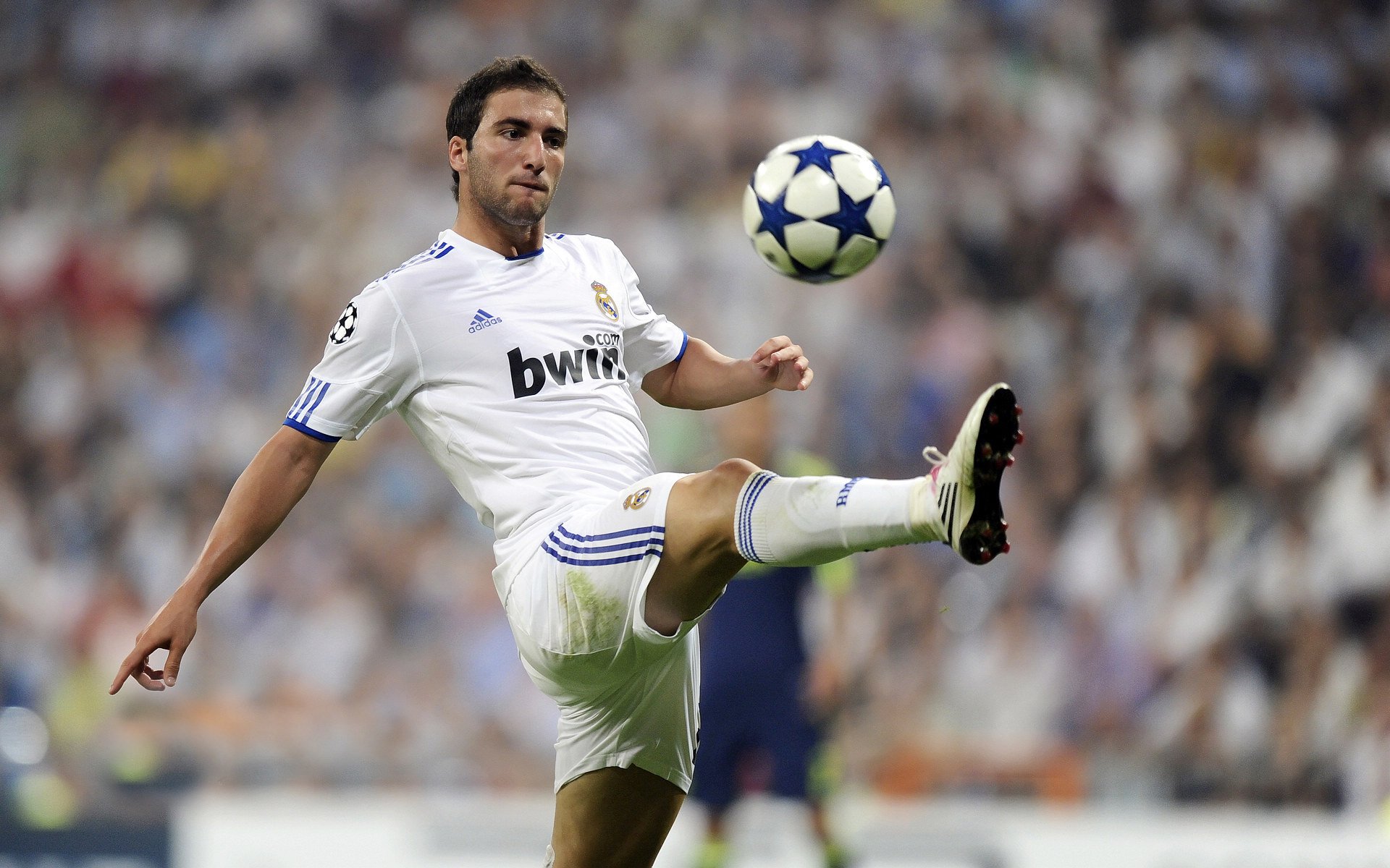 逆袭与点燃，当丹麦童话遇上羽坛烈焰—体育精神的双重奏